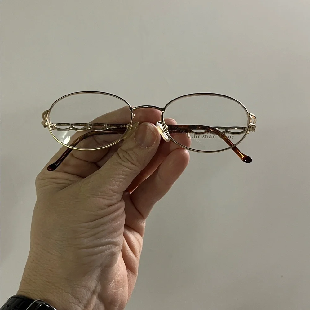 CHRISTIAN DIOR Vintage NWOT Classic Gold/Tortoise 52-18-135 Chain Eyeglass Frame